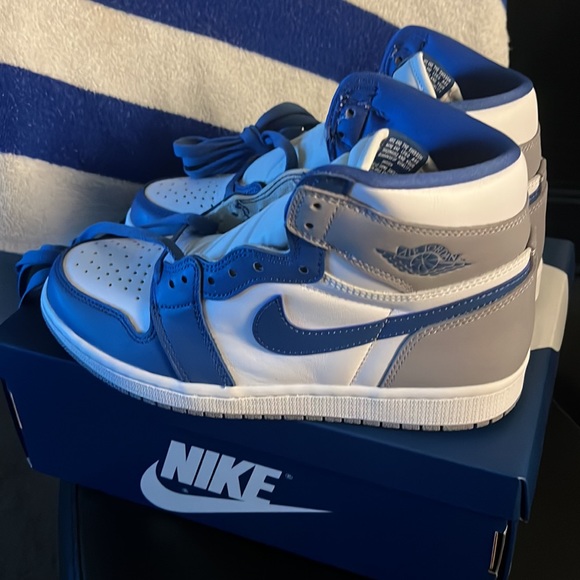 Air Jordan one retro high OG‘s size 8 men - Picture 4 of 5